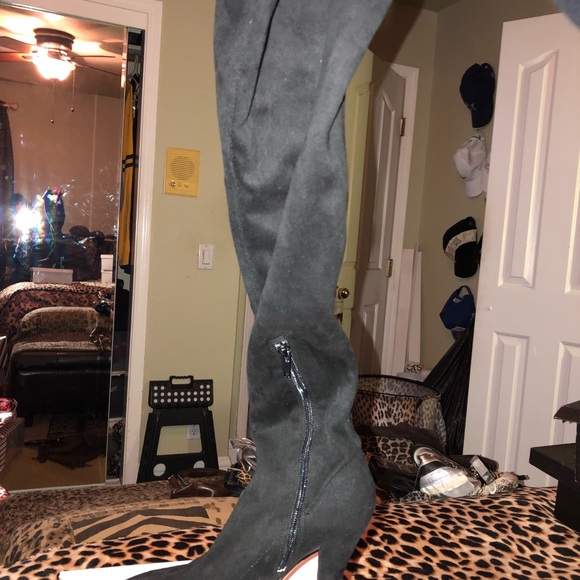 Boots - Picture 3 of 3